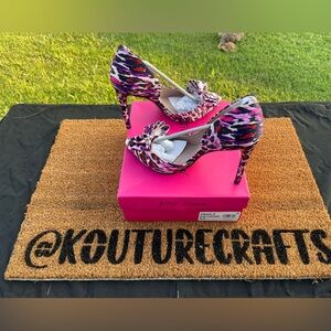 BRAND NEW! GORGEOUS!! BOX INCLUDED. BETSEY JOHNSON PRINCE LEOPARD PUMPS
